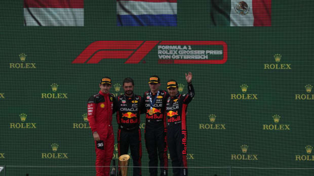 Checo Pérez en el podio en Austria